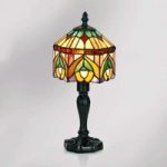Jamilia – den dekorative bordlampe i Tiffany stil
