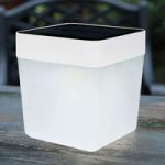 Trendy LED-solcelle-bordlampe Table Cube i hvid