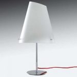 Ermes – bordlampe med rødt kabel, 65 cm høj