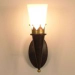 Rustik CORONA væglampe med gulddekoration