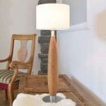 Smart tekstil bordlampe Paula med træfod