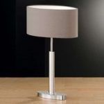 Oval Finn bordlampe med cappuccinofarvet skærm