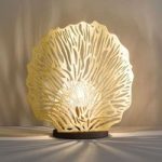 Bordlampe Coral, bladforguldet, højde 32 cm