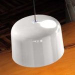 Add – en hvid skinnende keramisk hængelampe