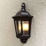 Lanterneformet udendørs væglampe Firenze, i sort