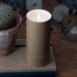 LED stearinlys i cylinderform – 3D flamme, brun