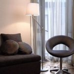 Bevægelig gulvlampe Milan med bomuldsskærm