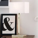 Bordlampe Savoy USB med lige linjer