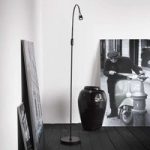 Justerbar Mento LED-gulvlampe i sort