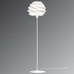 Designer standerlampe Carmina i hvid