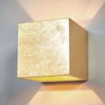 Terningeformet væglampe Yade, guldfarver