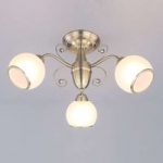 Corentin – skøn loftslampe i klassisk stil
