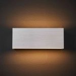 Kantet LED-væglampe Kimberly af aluminium